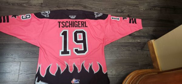 Calgary Hitmen Sean Tschigerl