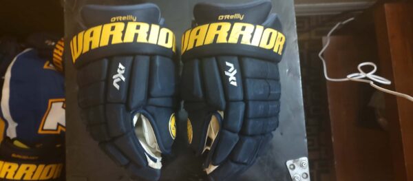 St Louis Blues Ryan O'Reilly Gloves