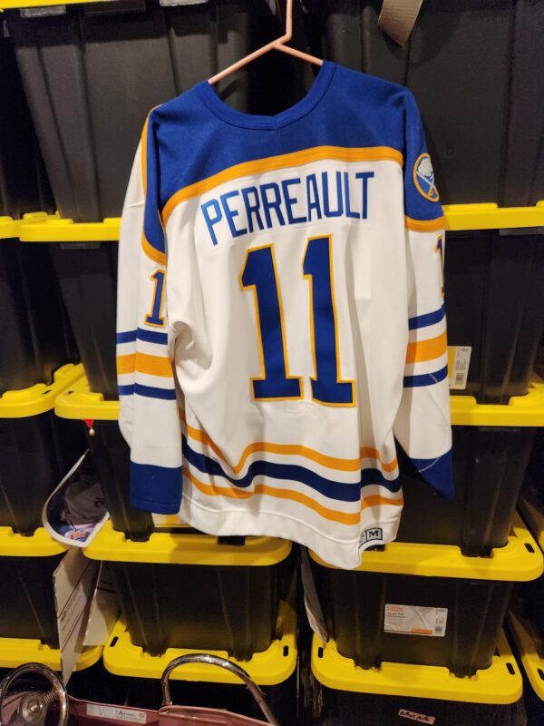 BUFFALO SABRES Gilbert Perreault #11 "C" White CCM Knit size 54 Light wear $7500