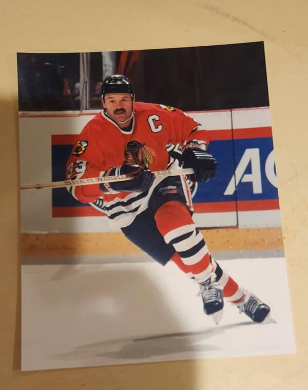 Dirk Graham Red jersey Chicago Blackhawks Unsigned 8x10 Photo