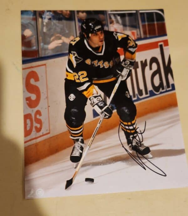 RICK TOCCHET Pittsburgh Penguins autographed 8x10 Photo Black Jersey COA