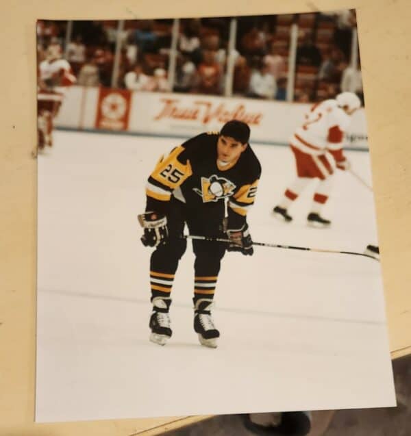 KEVIN STEVENS PITTSBURGH PENGUINS GREAT COLOR 8X10 1990-91