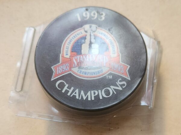 1993 STANLEY CUP CHAMPIONS LES MONTREAL CANADIENS OFFICIAL NHL PUCK Mint Rare