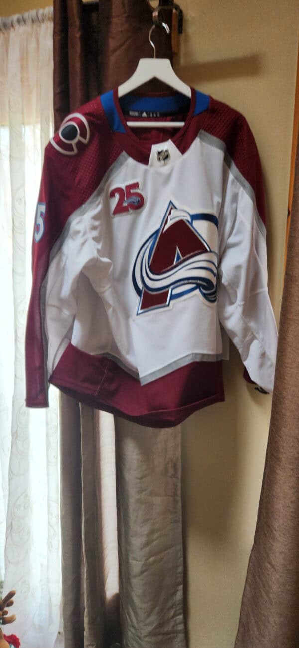 COLORADO AVALANCHE Greg Pateryn #5 White Adidas airknit size 56 autographed on fight strap 25 yr patch $400