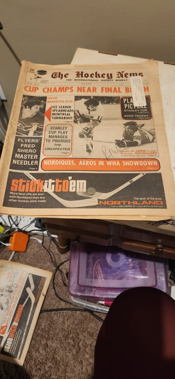 THE HOCKEY NEWS 5/ 16/75 Newspaper RICK MacLEISH Philadelphia Flyers Signed LOA