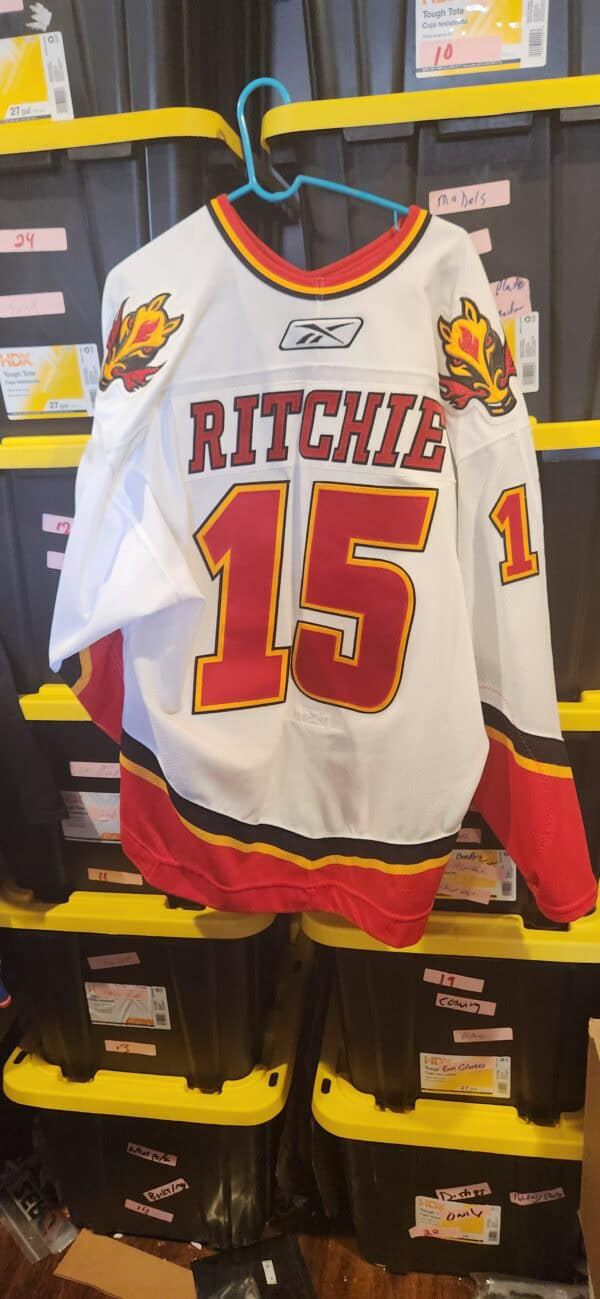 CALGARY FLAMES Byron Richie #15 white CCM airknit size 56 2006-07 MeiGray D10440 $500