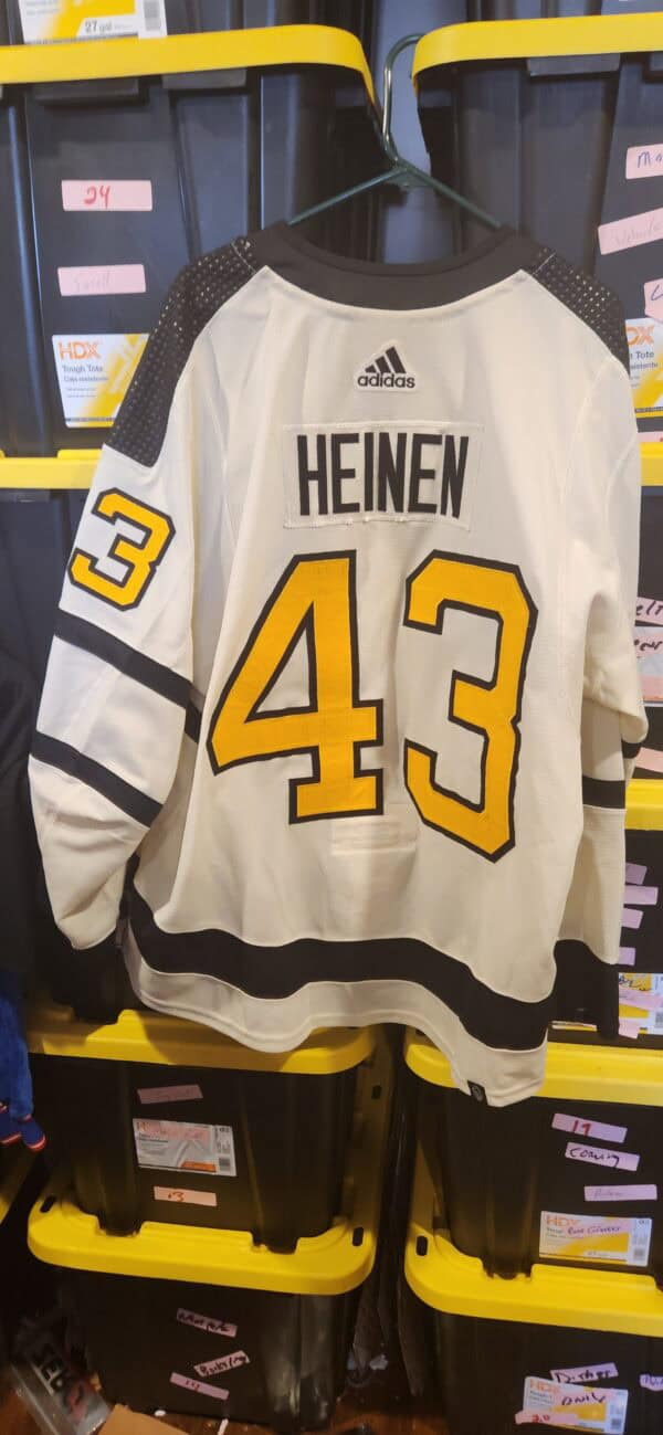 PITTSBURGH PENGUINS Danton Heinen #43 White Winter Classic 2022-23 set 3 $2000