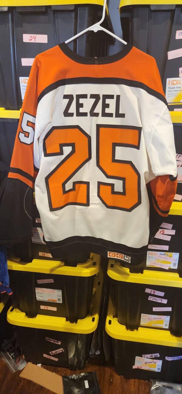 PHILADELPHIA FLYERS Peter Zezel #25 White CCK knit size 50 1986-87 name sewn directly on jersey $2500