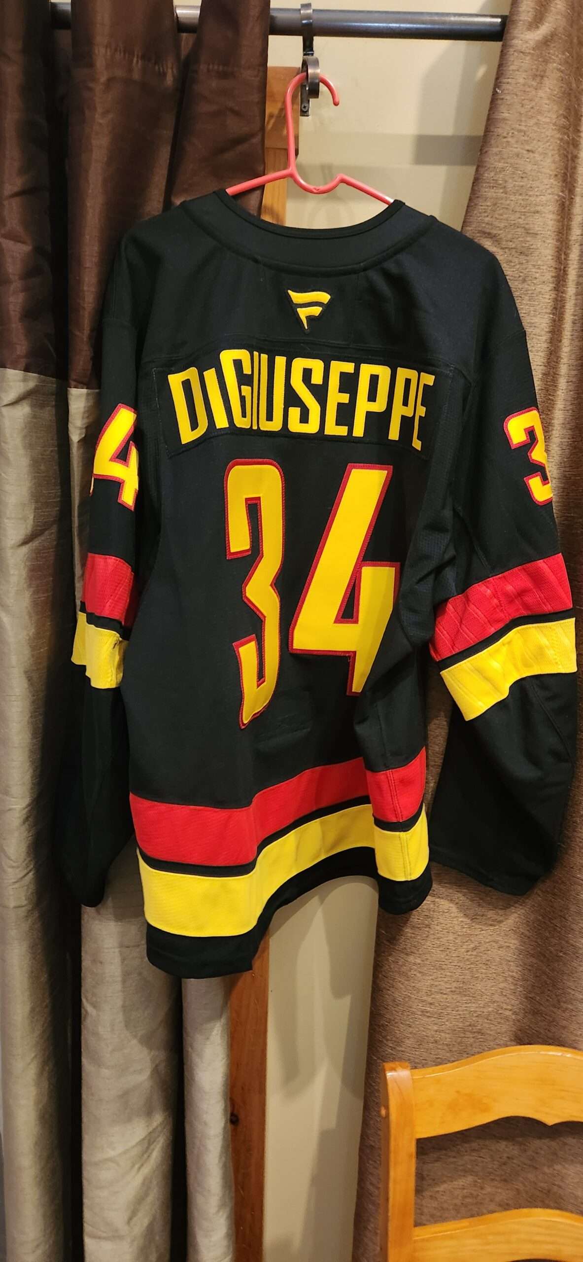 VANCOUVER CANUCKS P. DiGiuseppe #34 Black 2nd Skate Cresty set 2024-25 Fanatic's size 56 $2000