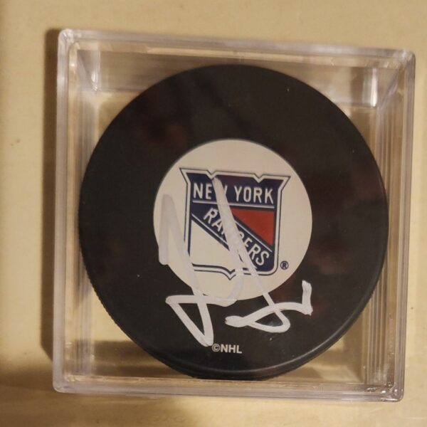 Jaromir Jagr Autographed Puck