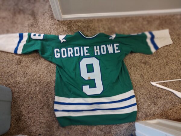 HARTFORD WHALERS Gordie Howe #9 Green Good Sports Mesh size 48 1979-80 photo matched