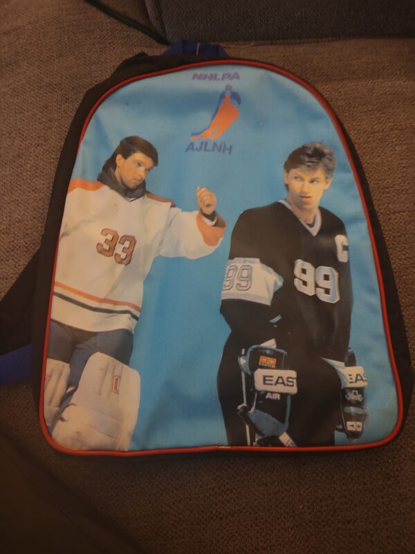 NHLPA Vintage Back Pack featuring Patrick Roy and Wayne Gretzky RARE great shape