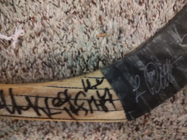 Steve Kasper Kings Game Used Stick Team Signed 1990-91 Team Gretzky , Robitalle